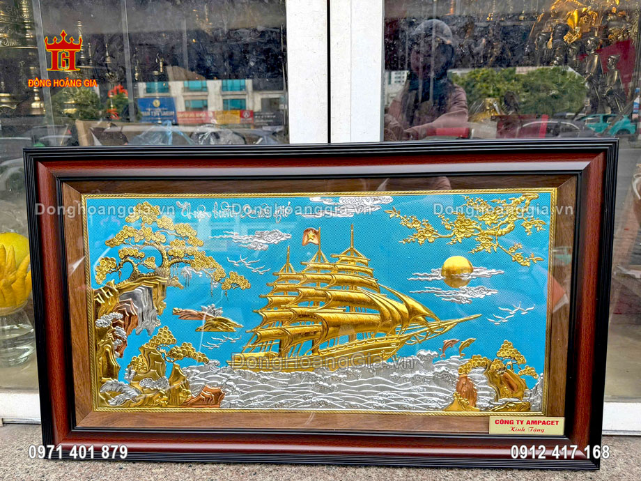 Tranh thuận buồm xuôi gió mạ vàng bạc là dòng sản phẩm cao cấp